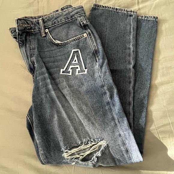 No Boundaries Blue Straight Leg Jeans with NY Patch - Picture 2 of 5